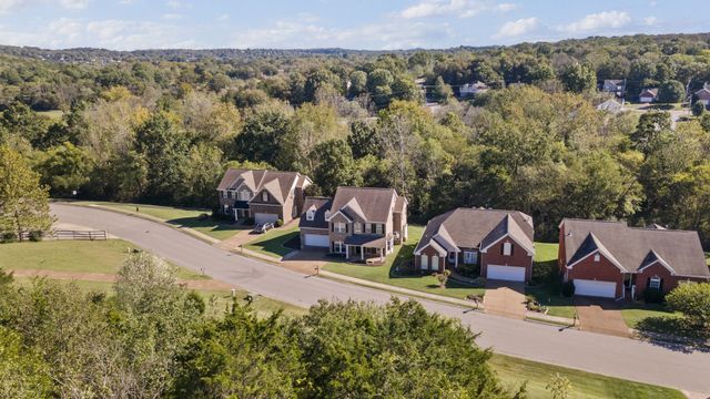 201 Cobblestone Lndg, Mount Juliet, TN 37122