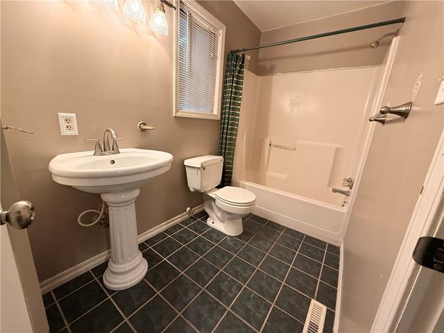 21470 Oak Park Lane, Siloam Springs, AR 72761