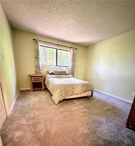 21470 Oak Park Lane, Siloam Springs, AR 72761