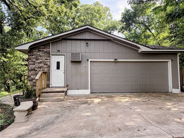 21470 Oak Park Lane, Siloam Springs, AR 72761
