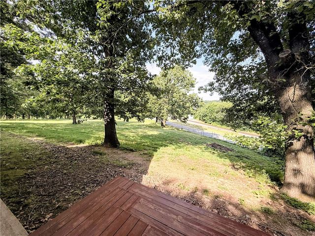 21470 Oak Park Lane, Siloam Springs, AR 72761