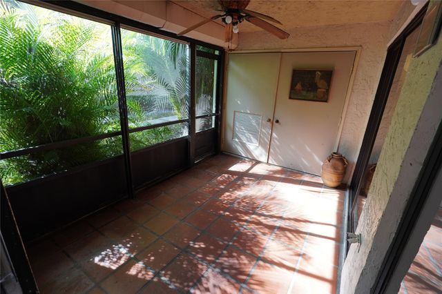 11521 NW 10th St, Hollywood, FL 33026