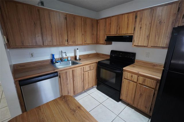 11521 NW 10th St, Hollywood, FL 33026