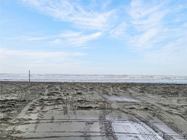 1507 Ocean Beach Boulevard S, Long Beach, WA 98631