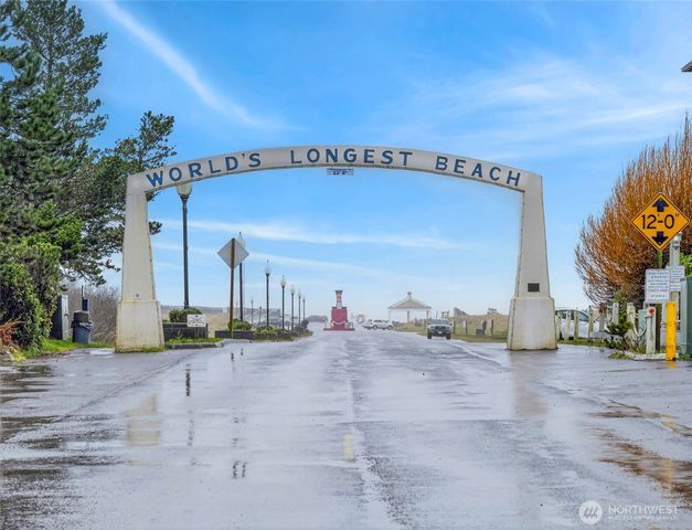 1507 Ocean Beach Boulevard S, Long Beach, WA 98631