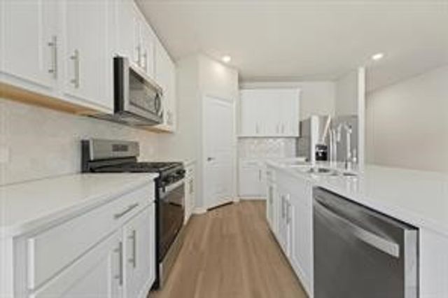 2213 Mustang Way, Seagoville, TX 75159