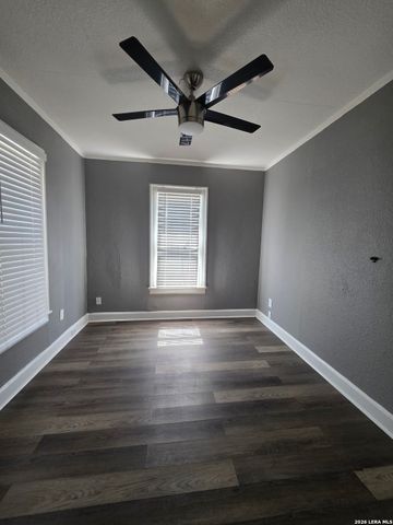 930 E Grayson St Apt 2, San Antonio, TX 78208