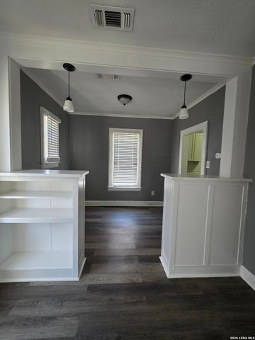 930 E Grayson St Apt 2, San Antonio, TX 78208