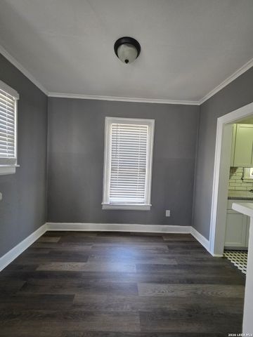 930 E Grayson St Apt 2, San Antonio, TX 78208