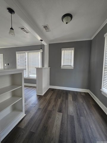 930 E Grayson St Apt 2, San Antonio, TX 78208