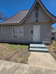 930 E Grayson St Apt 2, San Antonio, TX 78208