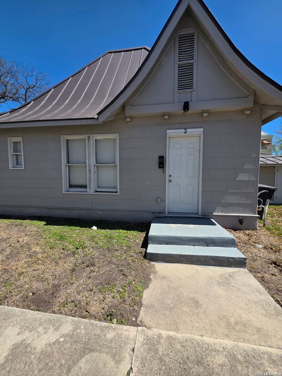 930 E Grayson St Apt 2, San Antonio, TX 78208