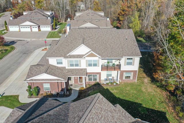 895 Watercress Lane, Fenton, MI 48430