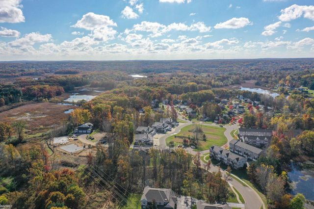 895 Watercress Lane, Fenton, MI 48430