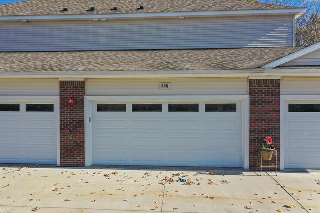895 Watercress Lane, Fenton, MI 48430