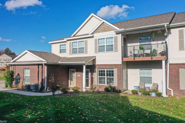 895 Watercress Lane, Fenton, MI 48430