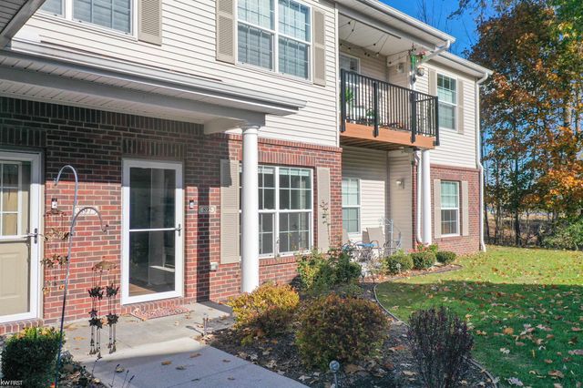 895 Watercress Lane, Fenton, MI 48430