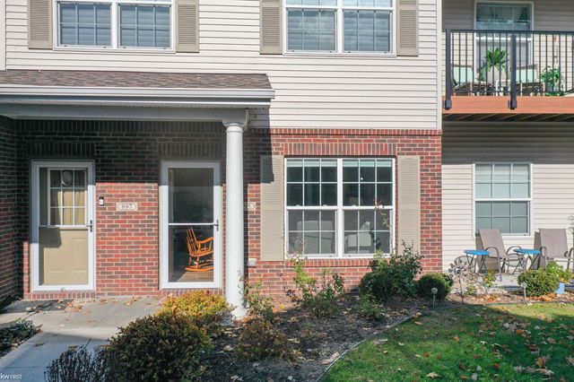 895 Watercress Lane, Fenton, MI 48430