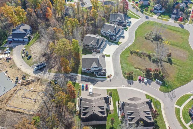 895 Watercress Lane, Fenton, MI 48430
