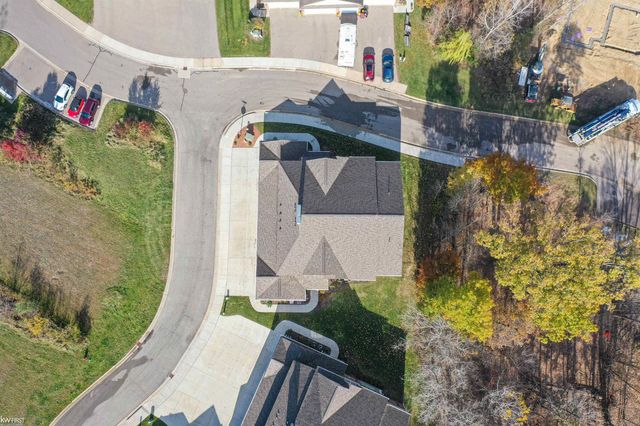 895 Watercress Lane, Fenton, MI 48430