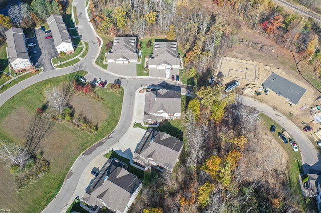 895 Watercress Lane, Fenton, MI 48430