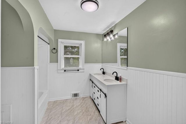 142 Shamrock Boulevard, Elkin, NC 28621