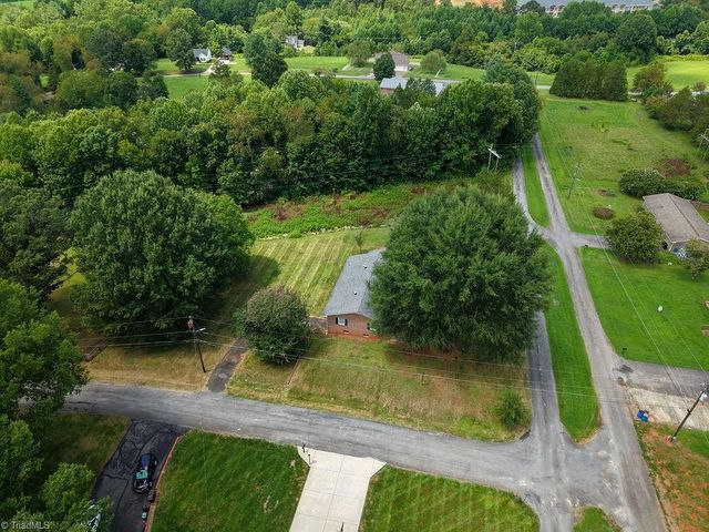 142 Shamrock Boulevard, Elkin, NC 28621