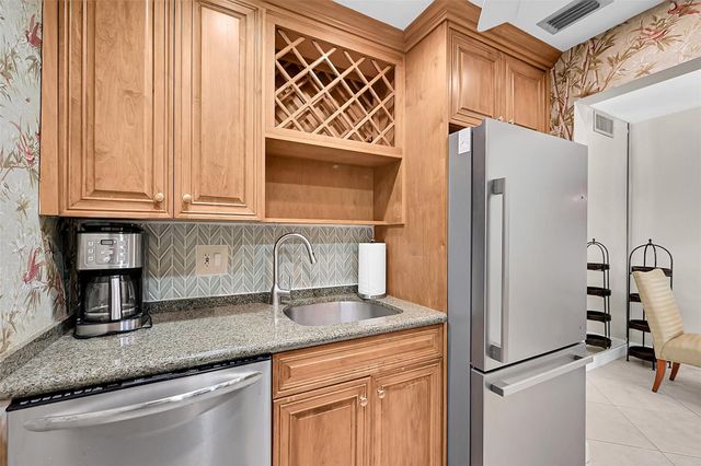 3215 SE 10th Street 102, Pompano Beach, FL 33062