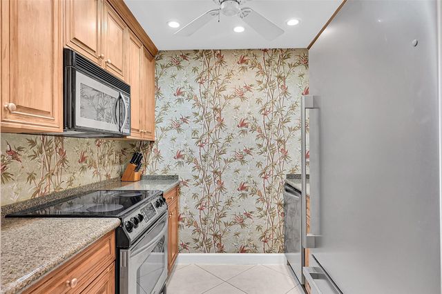 3215 SE 10th Street 102, Pompano Beach, FL 33062