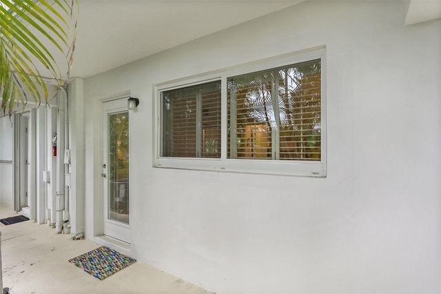 3215 SE 10th Street 102, Pompano Beach, FL 33062