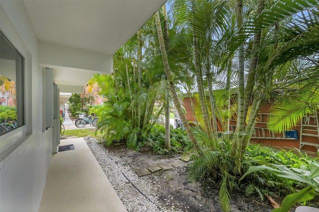 3215 SE 10th Street 102, Pompano Beach, FL 33062