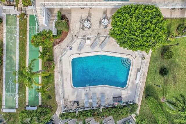 3215 SE 10th Street 102, Pompano Beach, FL 33062