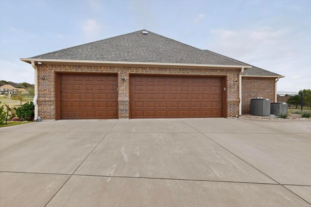 2416 Sweeping Meadows Lane, Cedar Hill, TX 75104