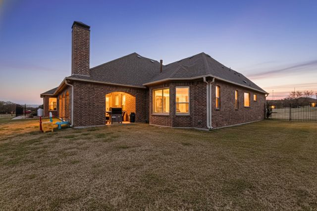 2416 Sweeping Meadows Lane, Cedar Hill, TX 75104