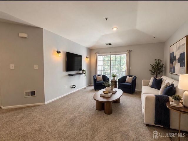 334 Waterford Drive, Edison, NJ 08817