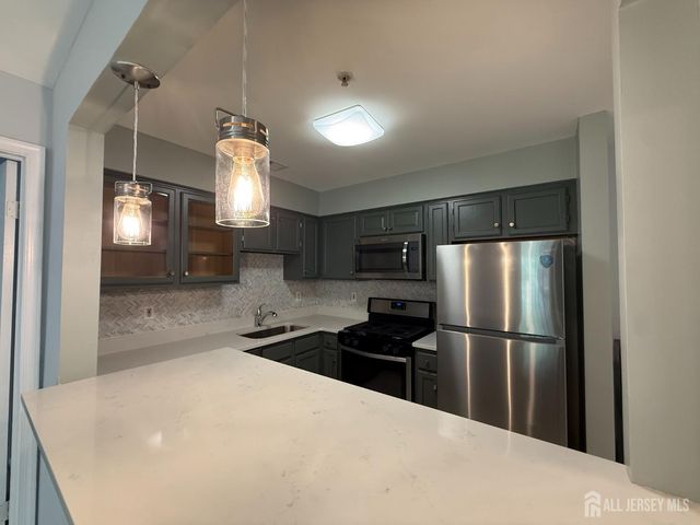 334 Waterford Drive, Edison, NJ 08817