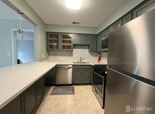 334 Waterford Drive, Edison, NJ 08817