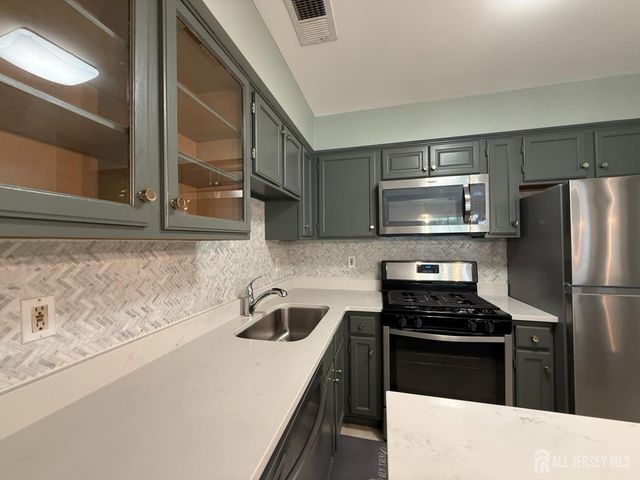 334 Waterford Drive, Edison, NJ 08817