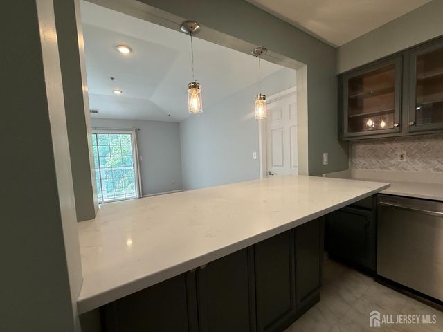 334 Waterford Drive, Edison, NJ 08817