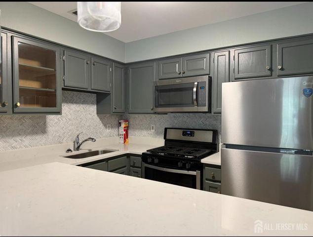334 Waterford Drive, Edison, NJ 08817