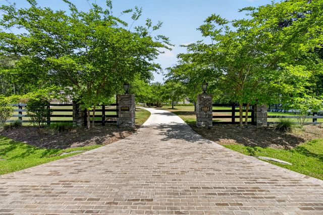 1484 Old Rosebud Trail, Awendaw, SC 29429