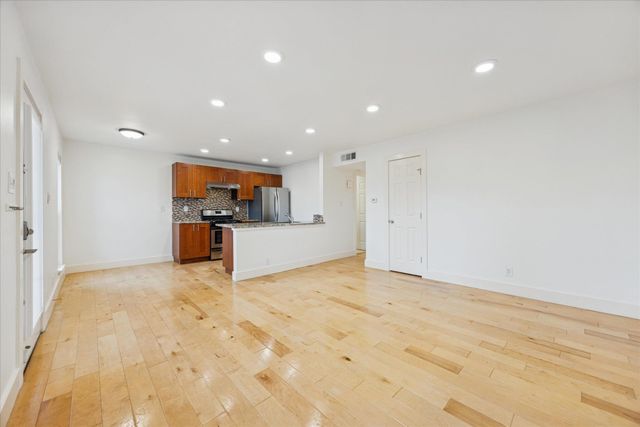 5820 Berkman DR 203, Austin, TX 78723