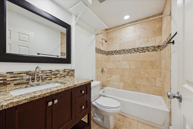 5820 Berkman DR 203, Austin, TX 78723