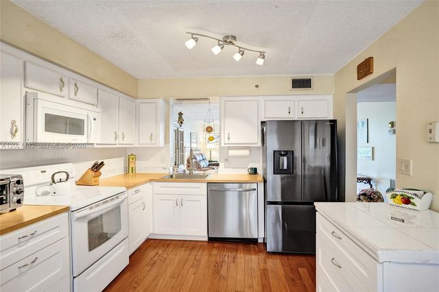 4550 NW 18th Avenue 306, Deerfield Beach, FL 33064