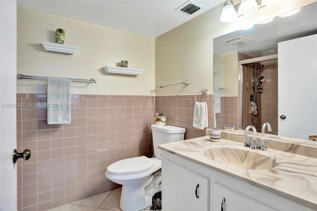4550 NW 18th Avenue 306, Deerfield Beach, FL 33064