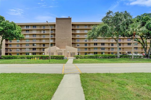 4550 NW 18th Avenue 306, Deerfield Beach, FL 33064