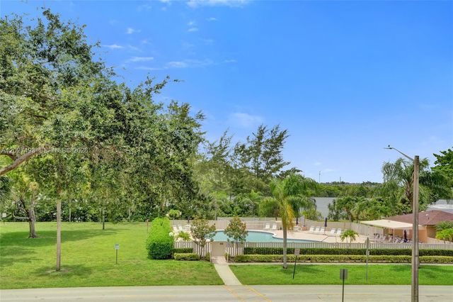 4550 NW 18th Avenue 306, Deerfield Beach, FL 33064