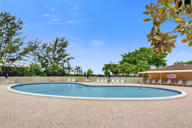 4550 NW 18th Avenue 306, Deerfield Beach, FL 33064