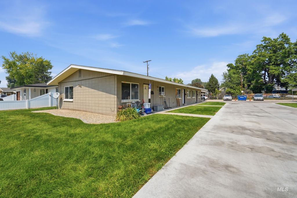 240 High St, Nampa, ID 83651 photo 1