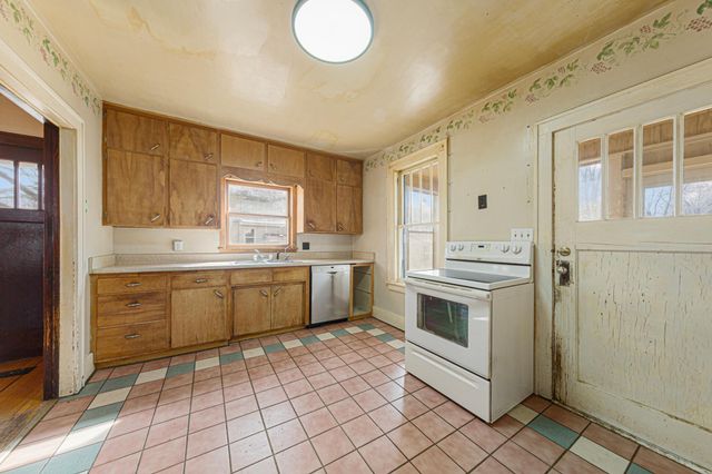 711 3rd Street NW, Faribault, MN 55021